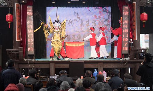 Art troupes perform for villagers in Zhejiang to greet Spring Festival ...