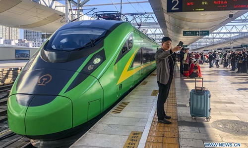 Fuxing Bullet Trains Start To Run On Panzhihua-kunming High-speed 