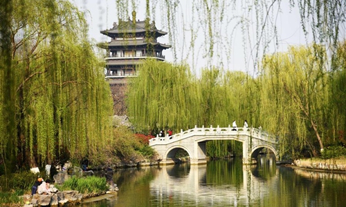 Spring scenery of Daming Lake in Jinan - Global Times