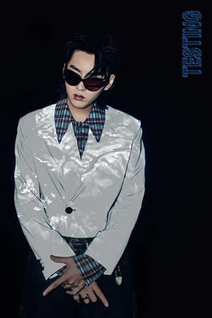 Fashion icon Kris Wu releases new photos[1]- Chinadaily.com.cn