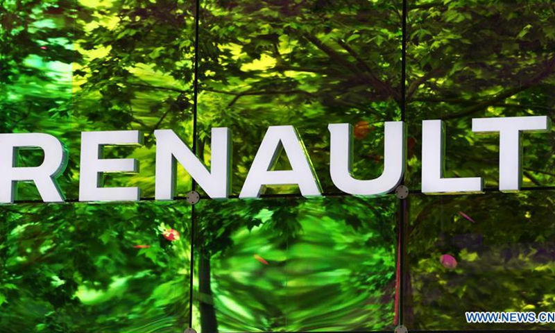 Photo taken on May 22, 2020 shows the logo of French carmaker Renault on a car dealership on the Champs Elysees in Paris, France. French President Emmanuel Macron on May 26 unveiled an eight-billion-euro (8.78 billion U.S. dollars) rescue plan to help the recovery of the domestic auto industry hit hard by the anti-coronavirus lockdown. The plan focuses on the production of environmentally friendly vehicles. (Xinhua/Gao Jing)