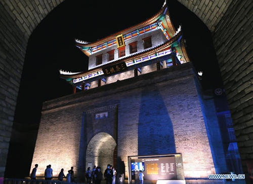 People enjoy evening tour of Jimo ancient city in Qingdao - Global Times