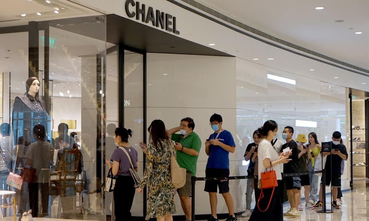 Chanel moves in on Chinese market