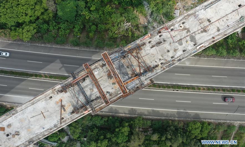 Closure operation of long-span bridge over expressway in Fujian ...