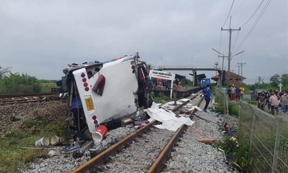 18 confirmed dead in bus-train collision in Central Thailand: government  official - Global Times