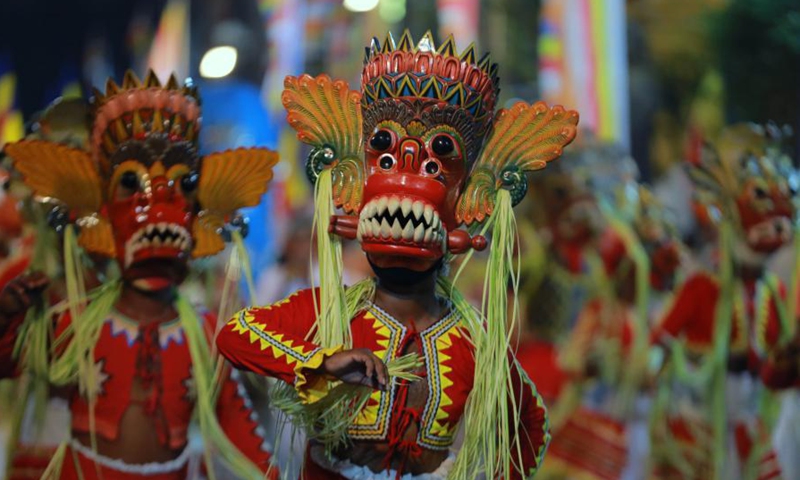 Performers, elephants take part in annual Navam Perahera in Colombo ...