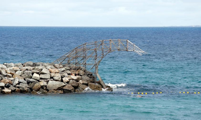 Photo taken on March 5, 2021 shows a sculpture at Cottesloe Beach, Perth, Australia. Sculpture by the Sea, the 17th Annual Cottesloe Exhibition is staged on the beautiful Cottesloe Beach, from March 5 to 22.   Photo: Xinhua