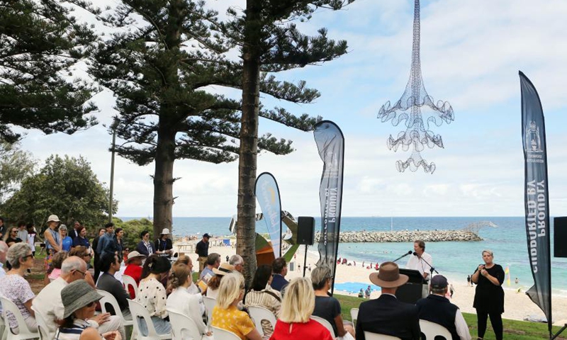 Visitors attend the opening ceremony of the 17th Annual Cottesloe Exhibition at Cottesloe Beach, Perth, Australia, March 5, 2021. Sculpture by the Sea, the 17th Annual Cottesloe Exhibition is staged on the beautiful Cottesloe Beach, from March 5 to 22. Photo: Xinhua