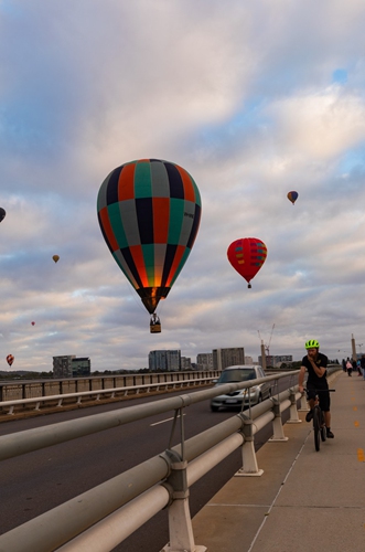 Hot air balloons are seen in the sky during the annual Canberra Balloon Spectacular festival in Canberra, Australia, March 6, 2021.(Photo: Xinhua)