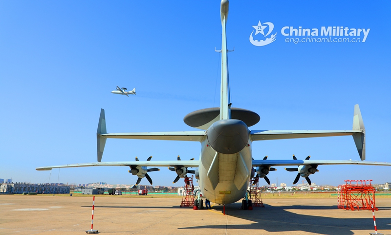 A KJ-500 airborne early warning (AEW) aircraft attached to a naval aviation division under the PLA Eastern Theater Command gets ready for a flight training exercise on subjects including reconnaissance and early warning, anti-submarine tactics, etc. on February 20, 2021.(Photo: Xinhua)