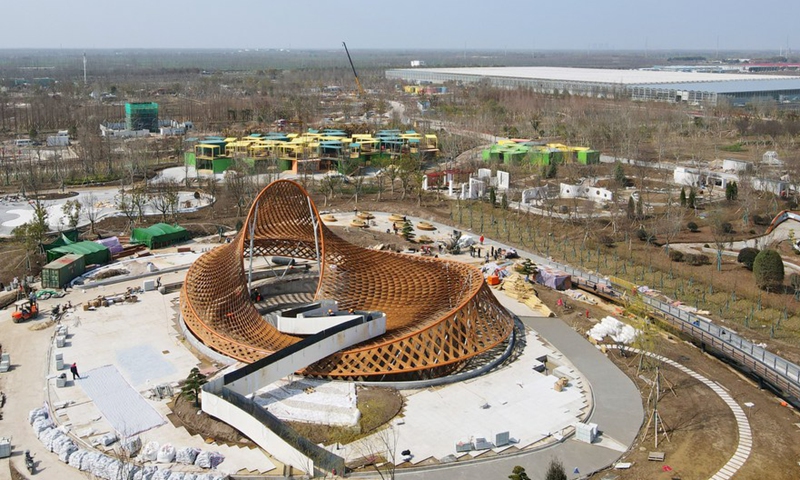 Aerial photo taken on March 10, 2021 shows a pavilion at the China Flower Expo park under construction in Shanghai, east China.(Photo: Xinhua)