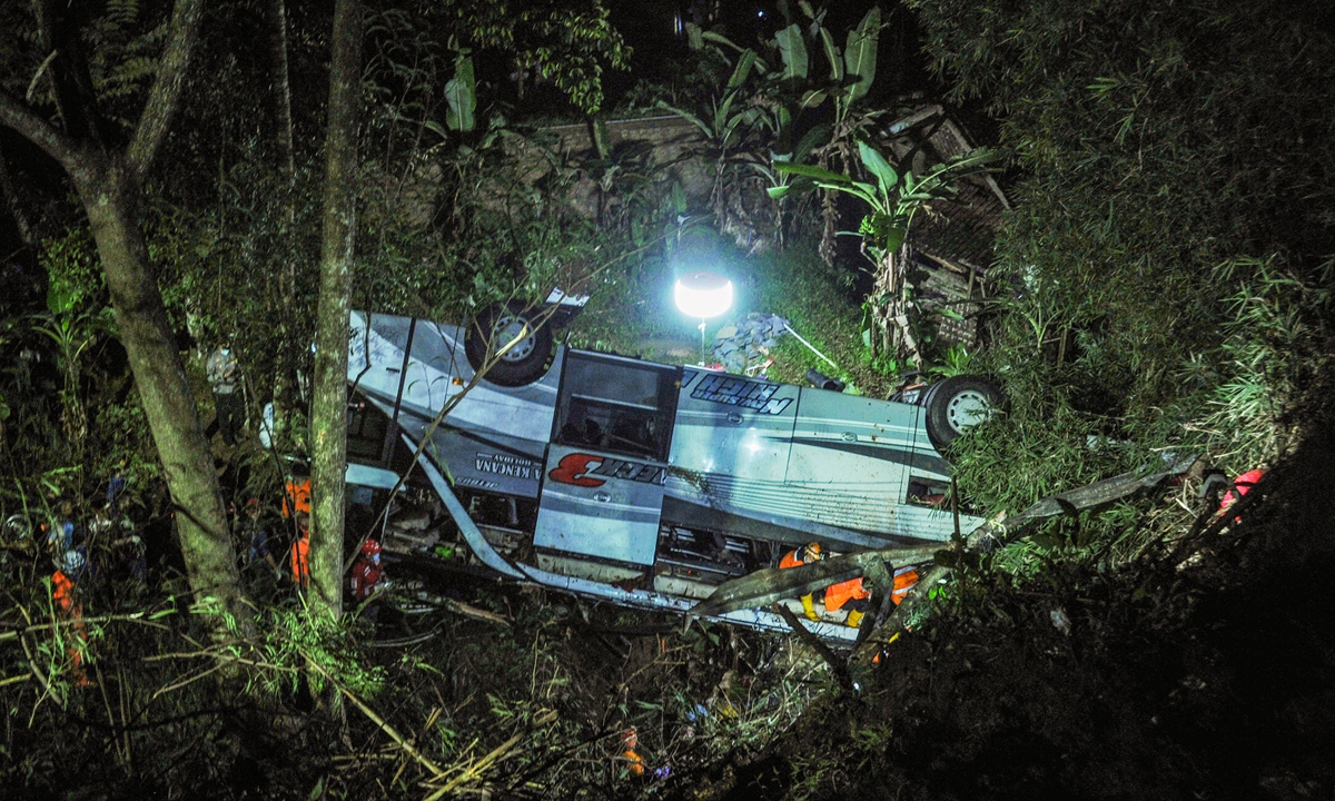 Indonesia School Bus Plunges Into Ravine, Killing 27 People - Global Times