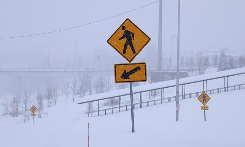 Photo taken on March 15, 2021 shows the snowy scenery in Anchorage, Alaska, the United States. A heavy snowfall hits Anchorage on Monday.Photo:Xinhua