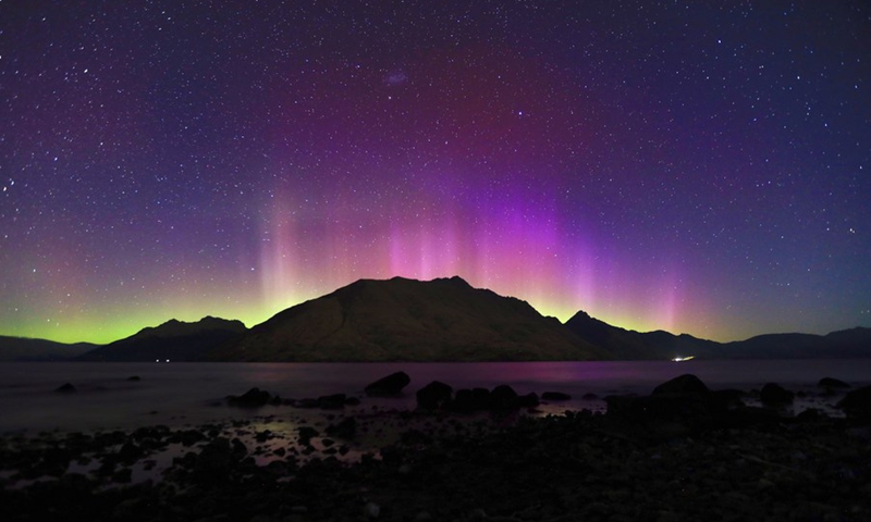 Photo taken on March 20, 2021 shows Aurora Australis in Queenstown, South Island, New Zealand.(Photo: Xinhua)