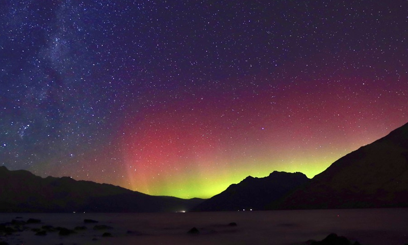 Photo taken on March 20, 2021 shows Aurora Australis in Queenstown, South Island, New Zealand.(Photo: Xinhua)