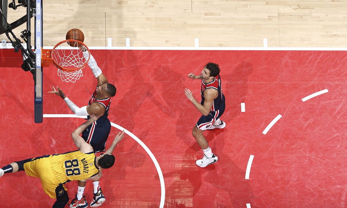 Russell Westbrook of the Washington Wizards drives to the basket during the game against the Indiana Pacers on Monday in Washington DC. Photo: VCG