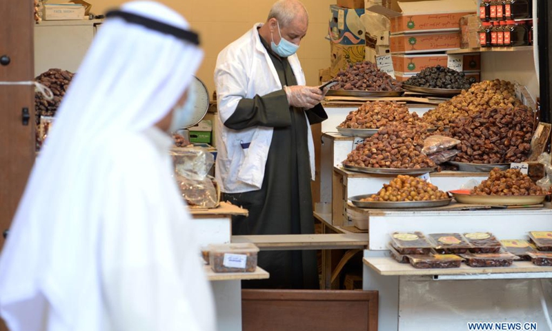 Photo taken on April 5, 2021 shows a dates stand at Al-Mubarakiya market in Kuwait City, Kuwait.(Photo: Xinhua)