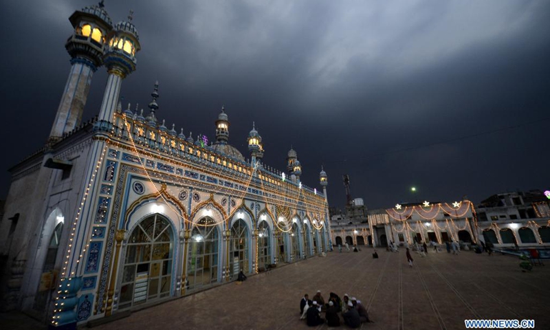 Photo taken on May 10, 2021 shows the illuminated scenery of the Jamia Mosque during Muslim's fasting month of Ramadan in Rawalpindi of Pakistan's Punjab province. Photo: Xinhua