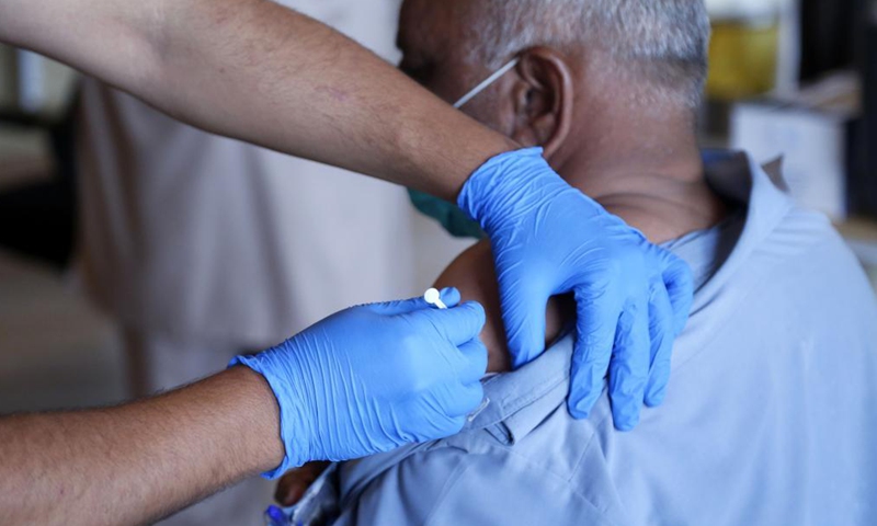 A man receives a dose of Sinovac COVID-19 vaccine at a vaccination center in Islamabad, capital of Pakistan, June 3, 2021. Photo:Xinhua