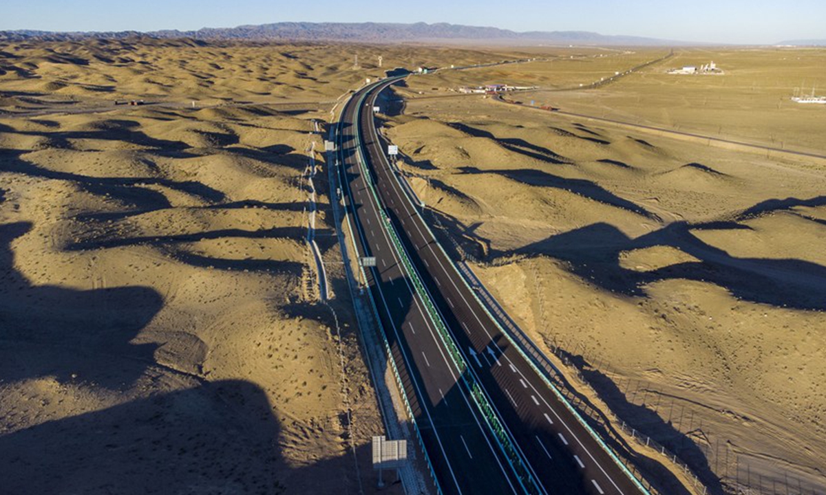 Aerial photo taken on June 28, 2021 shows a section of the Beijing-Urumqi Expressway in Kazak Autonomous County of Barkol, northwest China's Xinjiang Uygur Autonomous Region. (Xinhua/Hu Huhu)