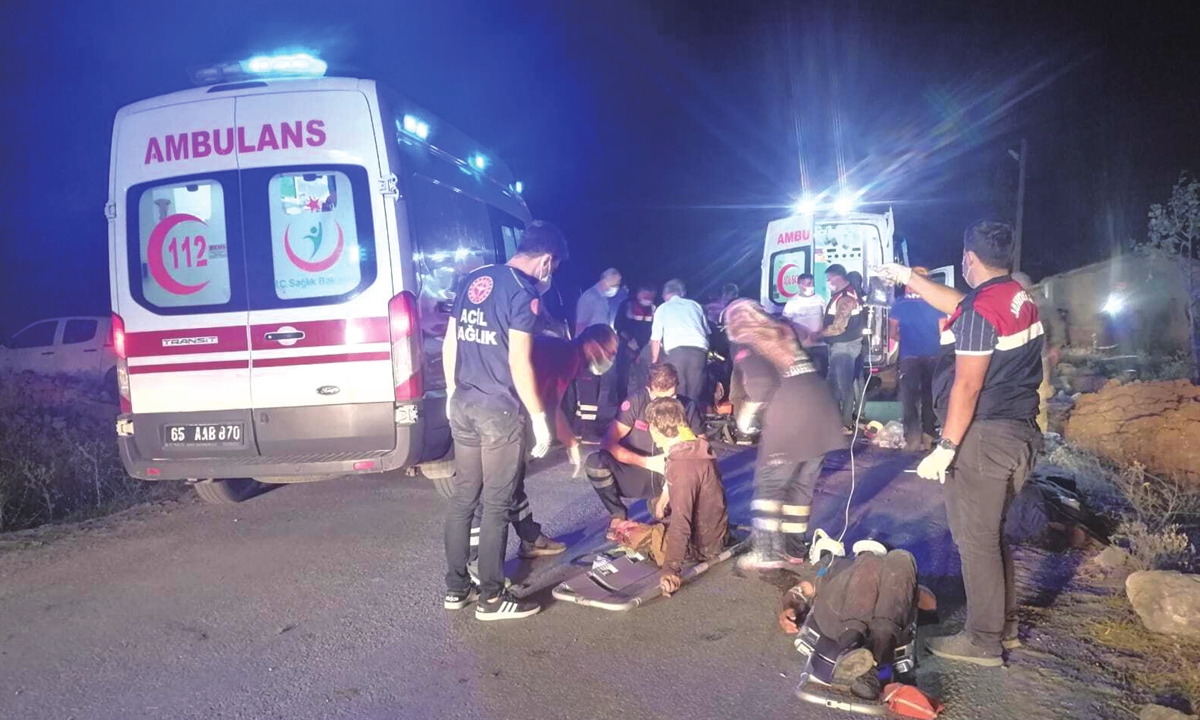 Twelve people are killed and 20 sustain injuries after a minibus carrying illegal migrants crashed Sunday in the Muradiye district of Van province. Turkey's Disaster and Emergency Management Authority, firefighters, gendarmerie and medical teams were sent to the scene after reports of the crush. Photo: VCG