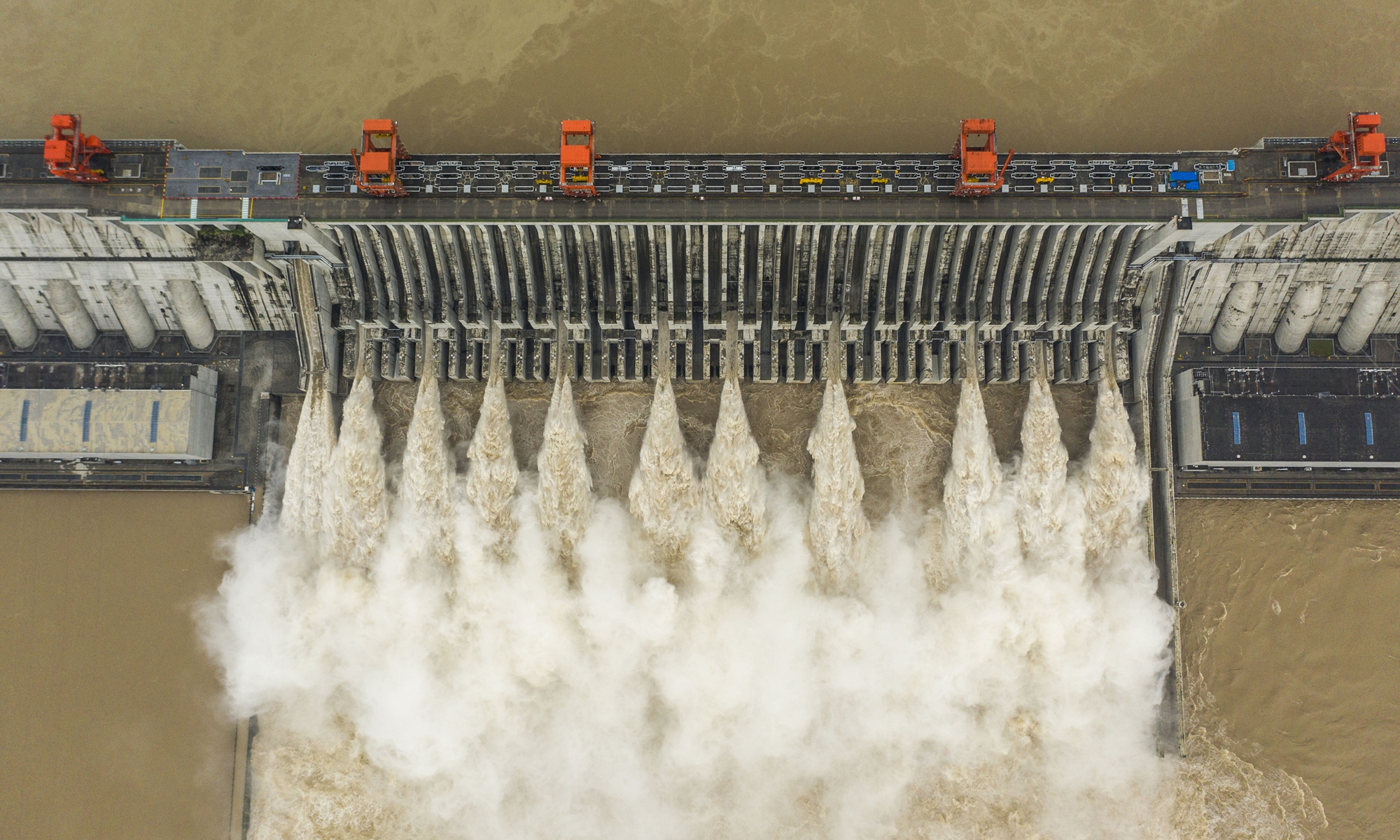 The Three Gorges Dam in Yichang, Central China's Hubei Province, opens 11 release valves to discharge water on August 20, 2020, to cope with the biggest flood since the construction of the dam. Photo: VCG