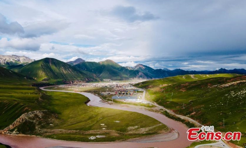 Aerial photo captures the picturesque scenery of Zadoi County in Yushu Tibetan autonomous prefecture, China' Qinghai Province, August 8, 2021. (Photo: China News Service/ Li Jiangning) 