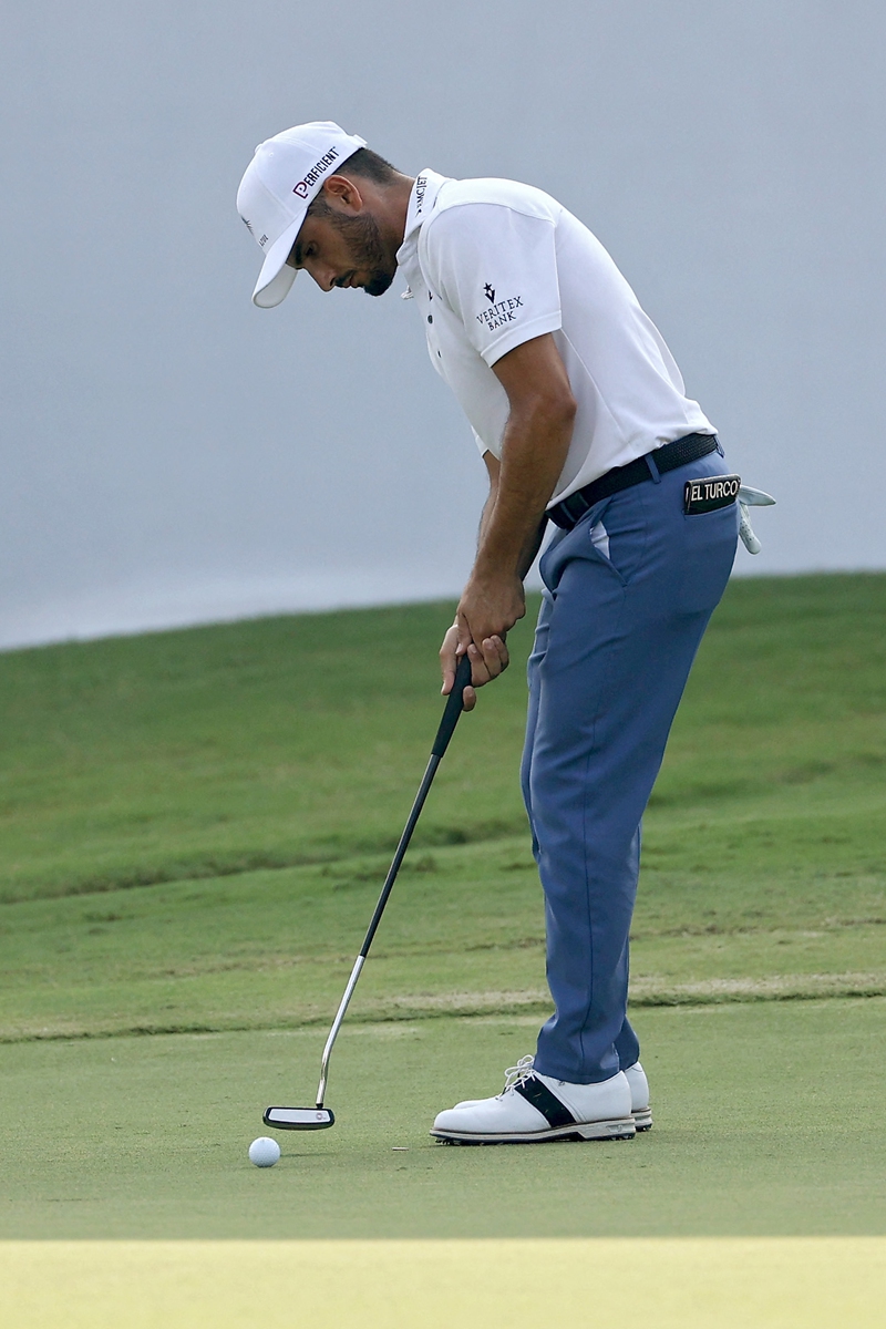 Abraham Ancer putts on the 18th green during the second playoff hole in the final round of the FedEx St. Jude Invitational on Sunday in Memphis, Tennessee. Photo: AFP