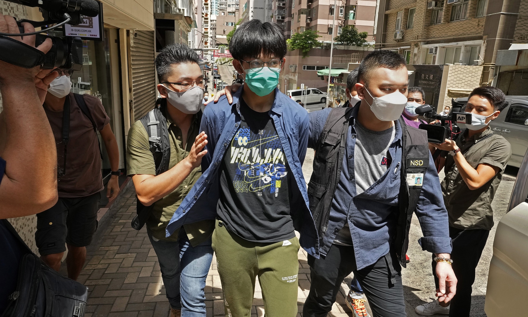 The Hong Kong Police Force (HKPF) on Wednesday arrested four members of the students' union of the University of Hong Kong (HKU) for allegedly advocating terrorism in their public mourning of a police attacker. Photo: The Paper
