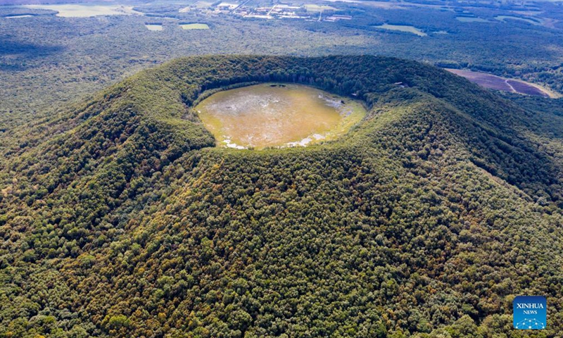 Aerial photo taken on Sept. 2, 2021 shows the scenery of the Wudalianchi Geopark in Heihe, northeast China's Heilongjiang Province. The Wudalianchi Geopark is famed for its volcanoes and hot springs. It has 14 volcanoes and five major volcanic barrier lakes.Photo:Xinhua