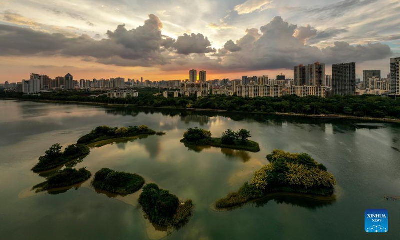 Aerial photo taken on Sept. 5, 2021 shows the view of sunset glow in Nanning, south China's Guangxi Zhuang Autonomous Region.(Photo: Xinhua)