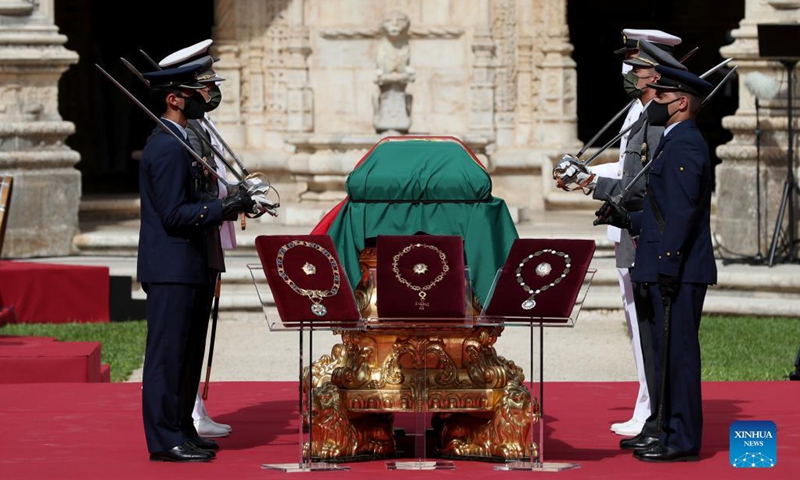 How To Say Funeral Service In Portuguese