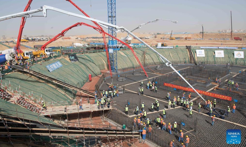 File photo taken on Feb. 25, 2019 shows the construction site of a vast business district in Egypt's new administrative capital.Photo:China News Service