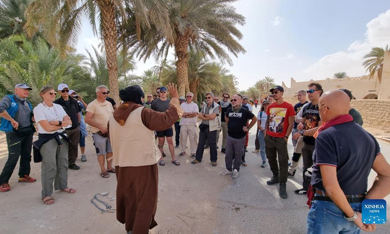 Tourists are seen in Ghadames, a historic town in southeastern Libya, on Oct. 19, 2021. A group of more than 100 European tourists on Tuesday visited Libya for the first time since the 2011 uprising that toppled the former regime.(Photo: Xinhua)