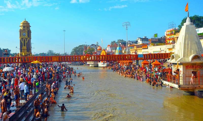 Hindu devotees take holy dip in Ganges river - Global Times