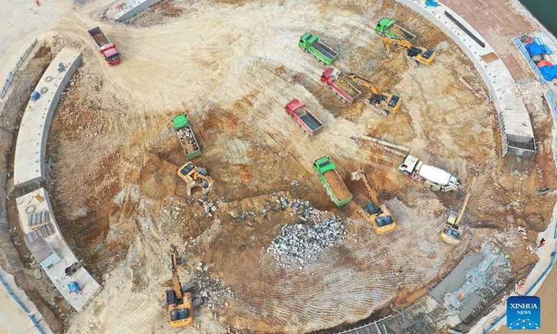 Aerial photo taken on Oct. 28, 2021 shows the construction site of the Longmen Bridge in Qinzhou City, south China's Guangxi Zhuang Autonomous Region.Photo:Xinhua