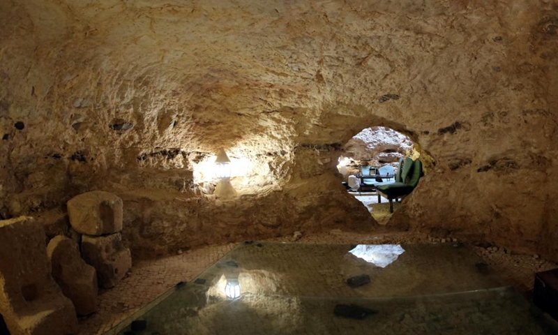 Photo taken on Oct. 13, 2021 shows the interior of the cave restaurant Mrah Salameh in Madaba, Jordan.Photo:Xinhua