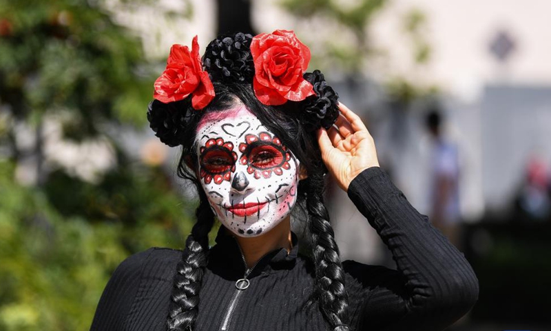 People take part in Day of Dead Parade in Mexico City - Global Times
