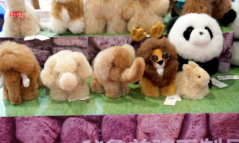 Photo taken on Nov. 6, 2021 shows alpaca-fur stuffed toys displayed at Ma Yuxia's booth during the 4th China International Import Expo (CIIE) in east China's Shanghai.Photo:Xinhua