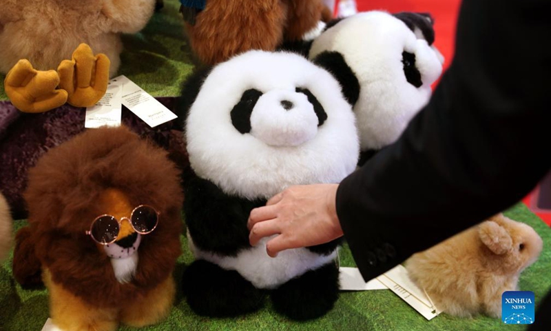 Photo taken on Nov. 6, 2021 shows alpaca-fur stuffed toys displayed at Ma Yuxia's booth during the 4th China International Import Expo (CIIE) in east China's Shanghai.Photo:Xinhua