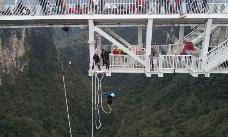 Glass Bottomed Bridge At Zhangjiajie Grand Canyon Global Times