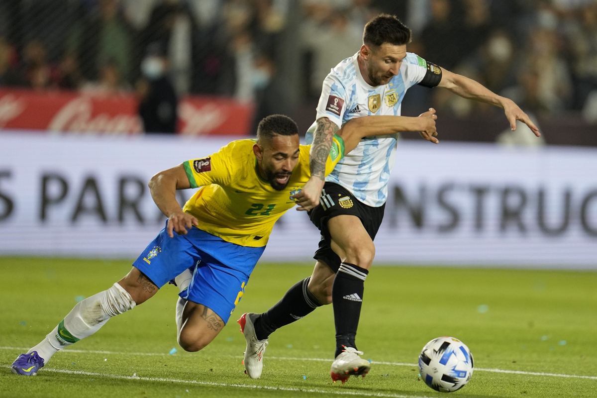 Messi misses Argentina's 3-0 win in Bolivia; Brazil beats Peru in