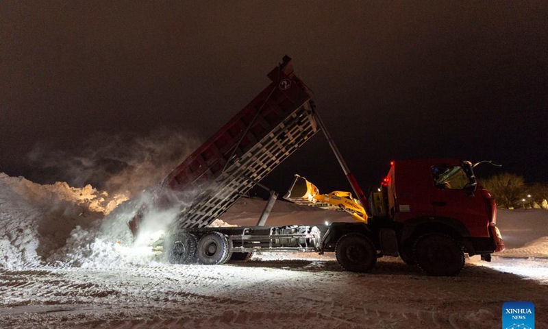 A vehicle clears snow off the road in Hegang City, northeast China's Heilongjiang Province, Nov. 24, 2021. Photo: Xinhua