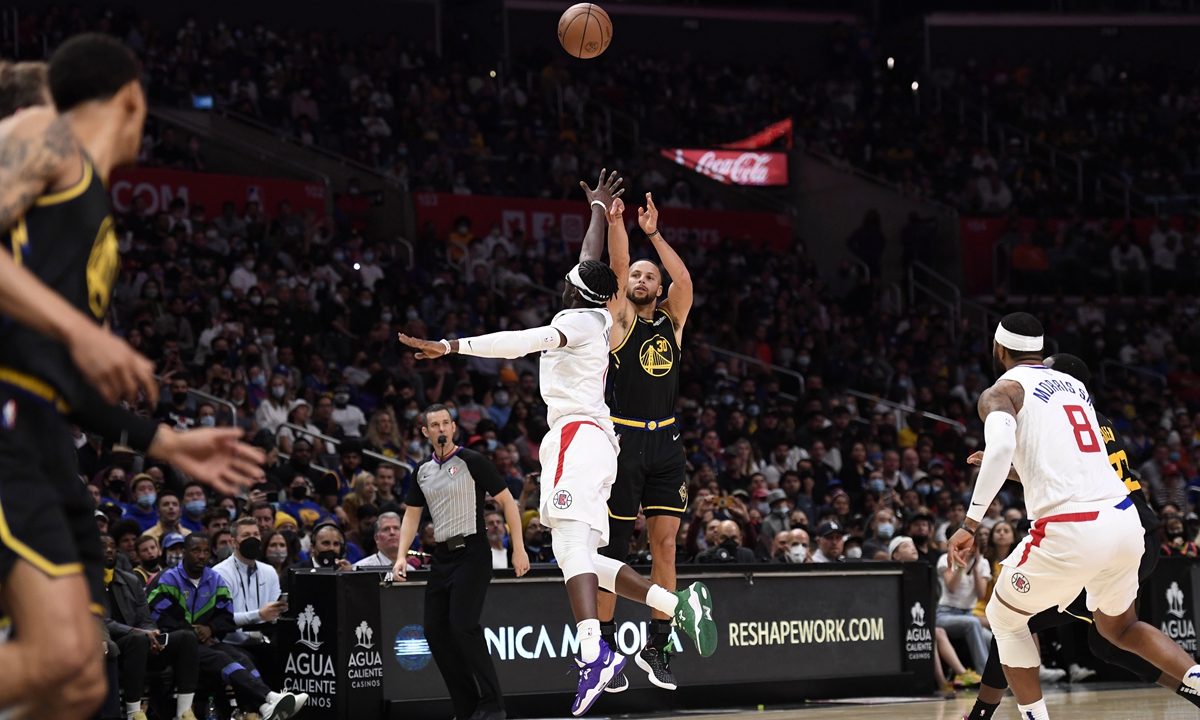 Stephen Curry leads Warriors past Clippers - Global Times