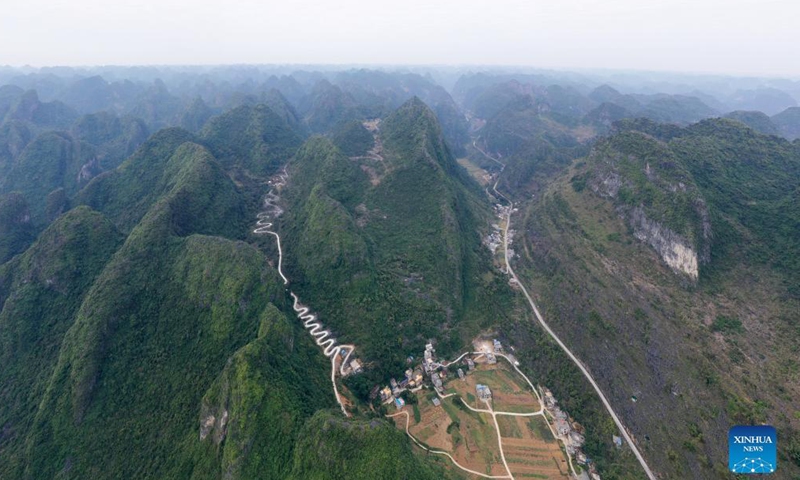 Aerial photo taken on Dec. 2, 2021 shows mountain roads in Dongmiao Township of Du'an Yao Autonomous County, south China's Guangxi Zhuang Autonomous Region.Photo:Xinhua