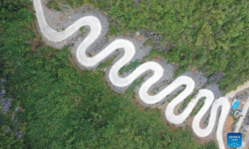 Aerial photo taken on Dec. 2, 2021 shows mountain roads in Dongmiao Township of Du'an Yao Autonomous County, south China's Guangxi Zhuang Autonomous Region.Photo:Xinhua