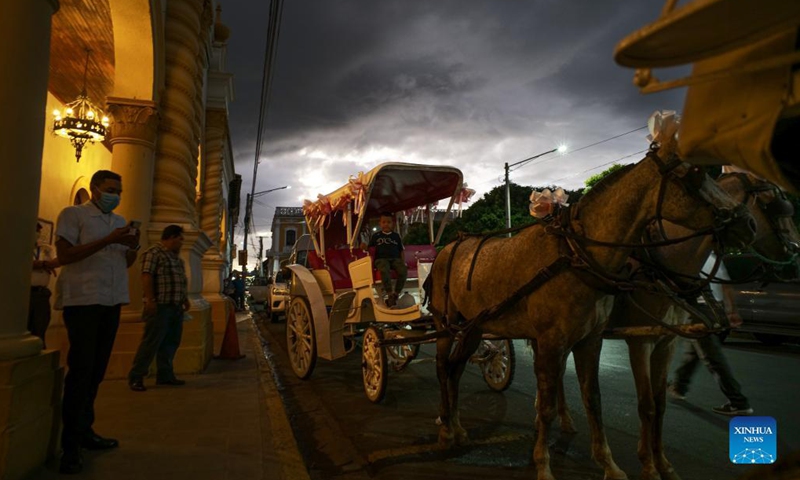 Photo taken on Dec. 12, 2021 shows a horse carriage in Granada Department, Nicaragua.(Photo: Xinhua)