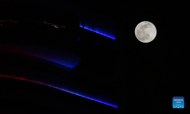 Photo taken on Dec. 19, 2021 shows the full moon in Ruian, east China's Zhejiang Province.Photo:Xinhua