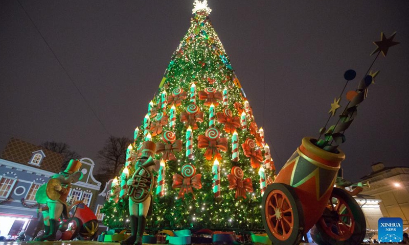 Decorations are seen at the Christmas market in St. Petersburg, Russia, Dec. 18, 2021.Photo:Xinhua