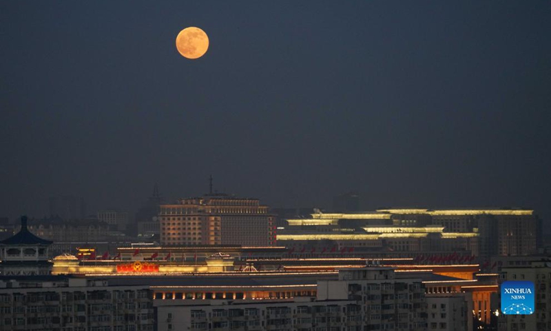 Photo taken on Dec. 19, 2021 shows the full moon in Beijing, capital of China.Photo:Xinhua